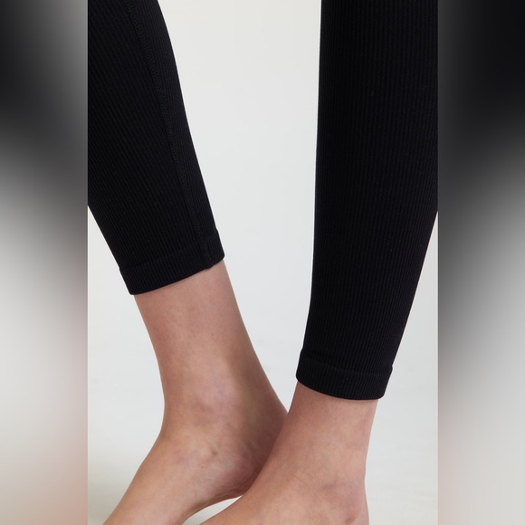 Peloton x Spiritual Gangster Love Sculpt 7/8 Seamless Legging - Picture 3 of 11